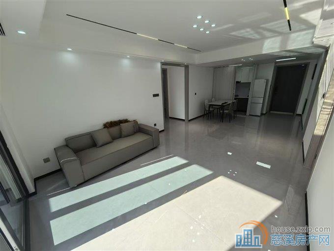 万固臻悦府精装三室二卫5000元/月