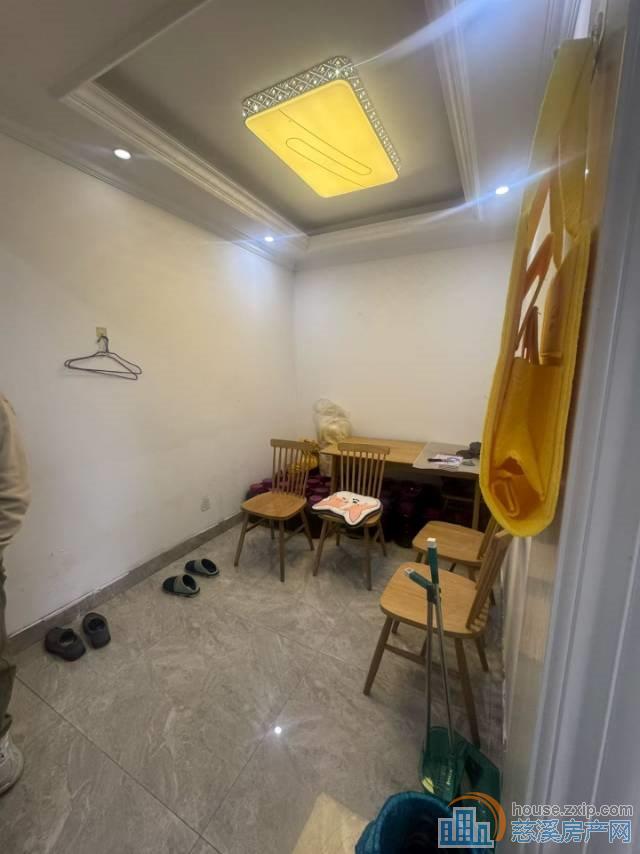 新潮塘南苑60平中等楼层精装车位储藏间