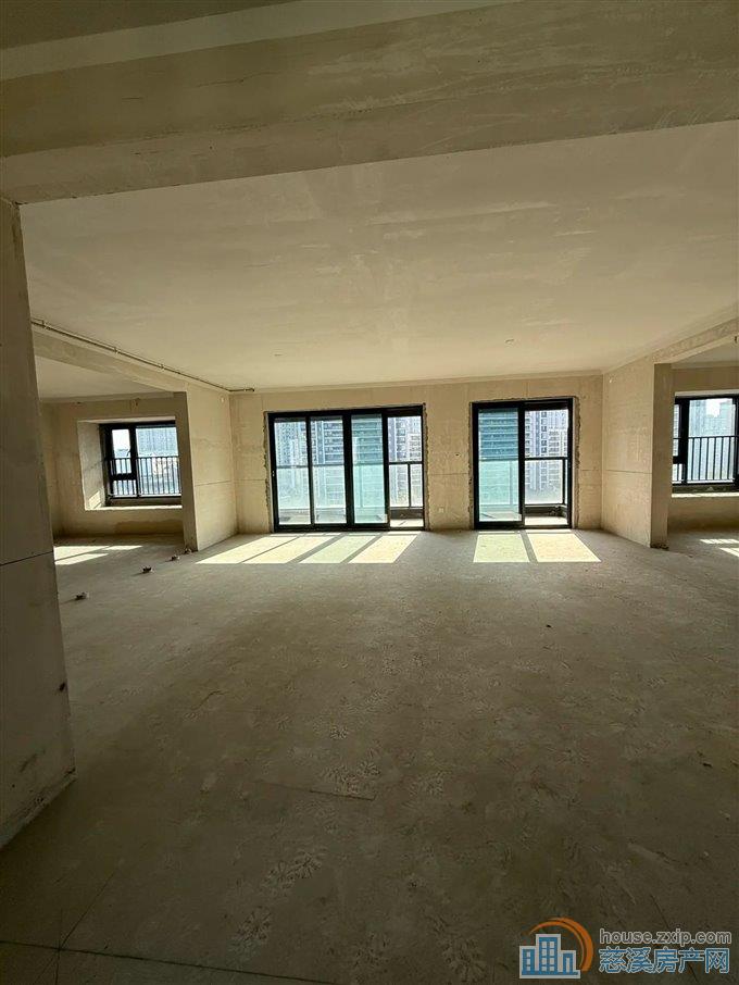 江樾潮启 洋房142平218万 四间朝南