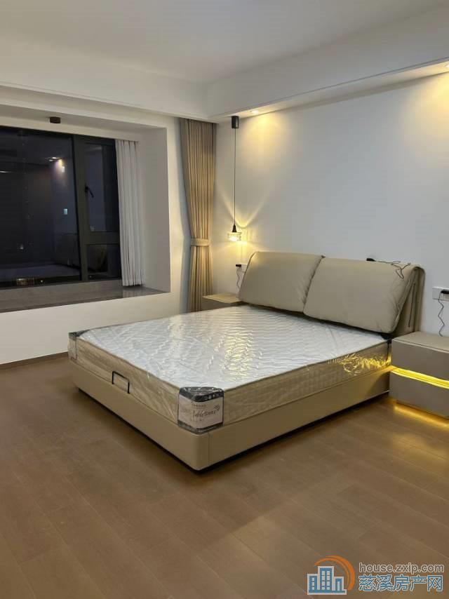 悦未来172平4室新精装车位5800元直