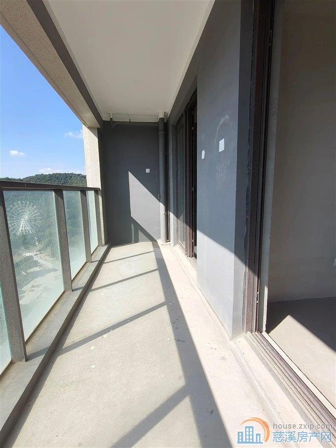 江滨之城 124平 145万 急卖带车位