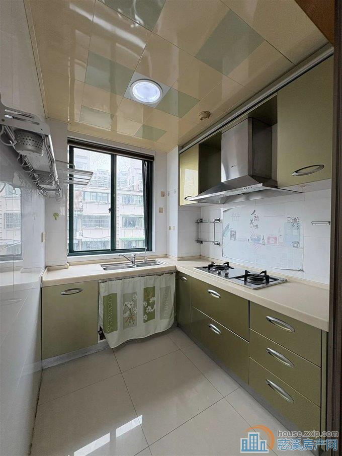 单价七千多 新城河板块 精装送车位 顶复