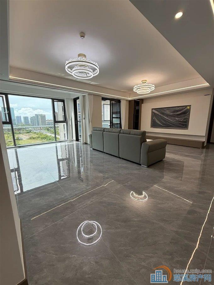 中交玉宸园 143平 全新精装 首次出租