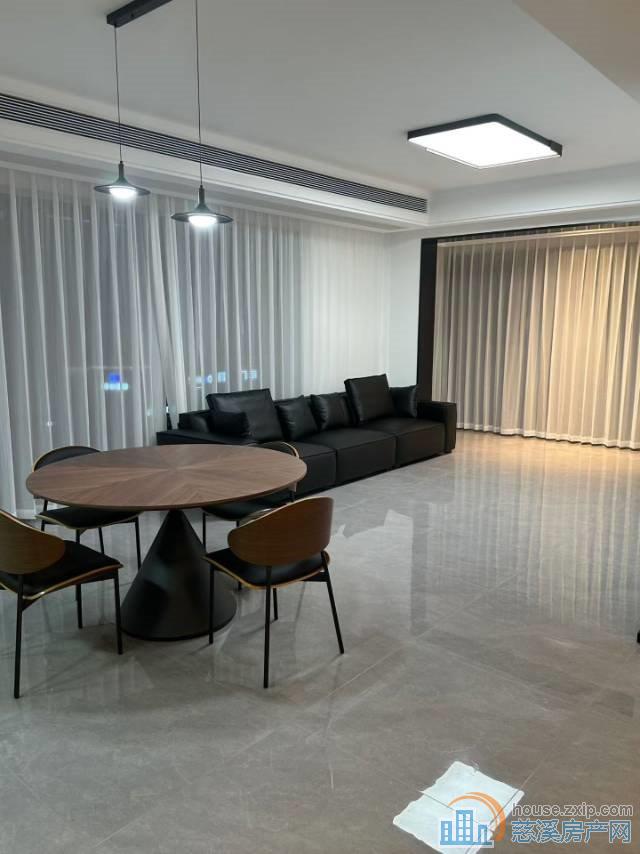 悦未来172平4室新精装车位5800元直