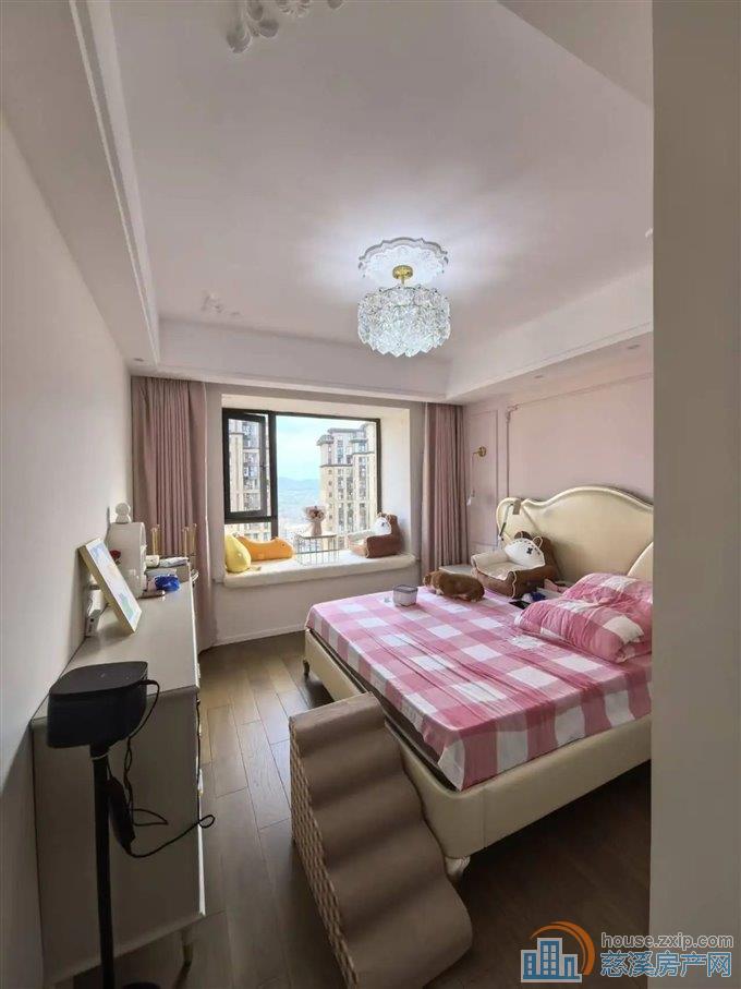 悦华府 精装140平方222万带车位