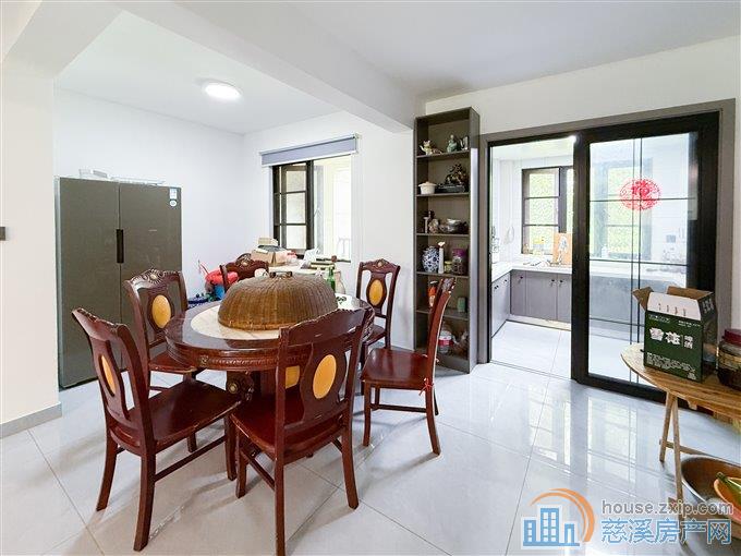 红星天铂佳苑132平138.8万送双车位