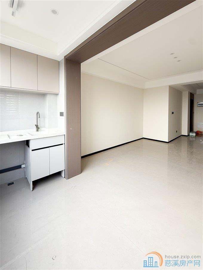 尚德家园89平83.8万送车位全新精装修