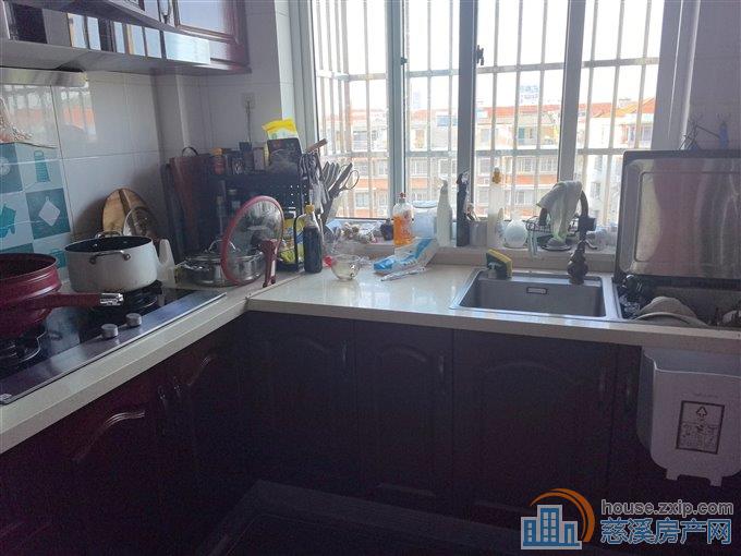 名都公寓 精装保养好 送车库 大露台