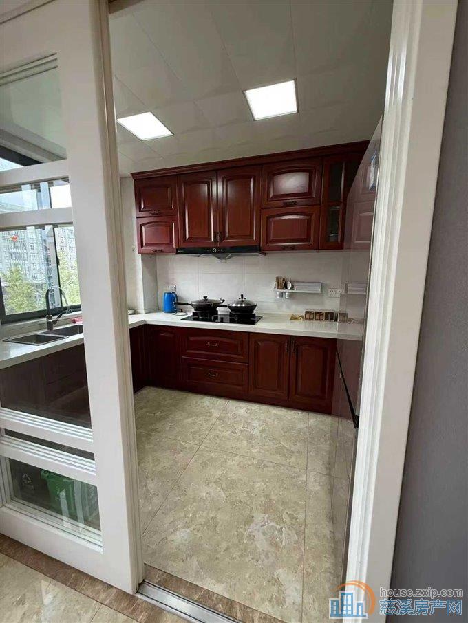 银桂苑电梯洋房边套142平精装198万