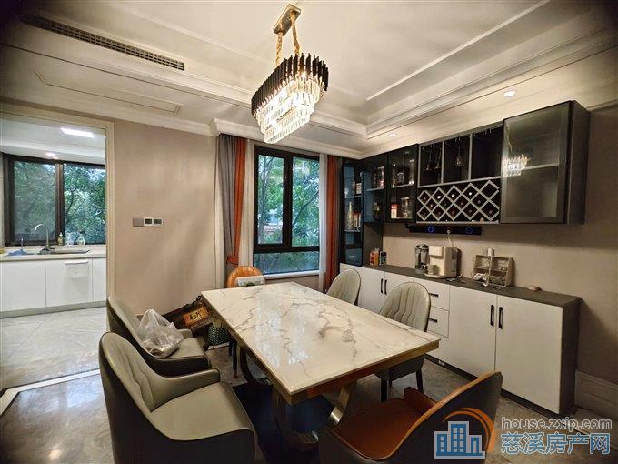 中海湖心半岛花苑1期 洋房 精装 有车位