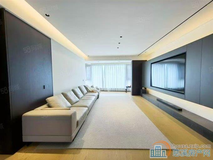 鸣北小区多层136平方精装185.8万