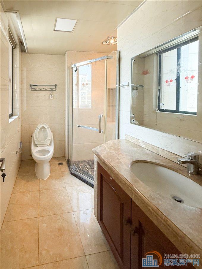 鸣北小区146平139.8万送车位楼层好