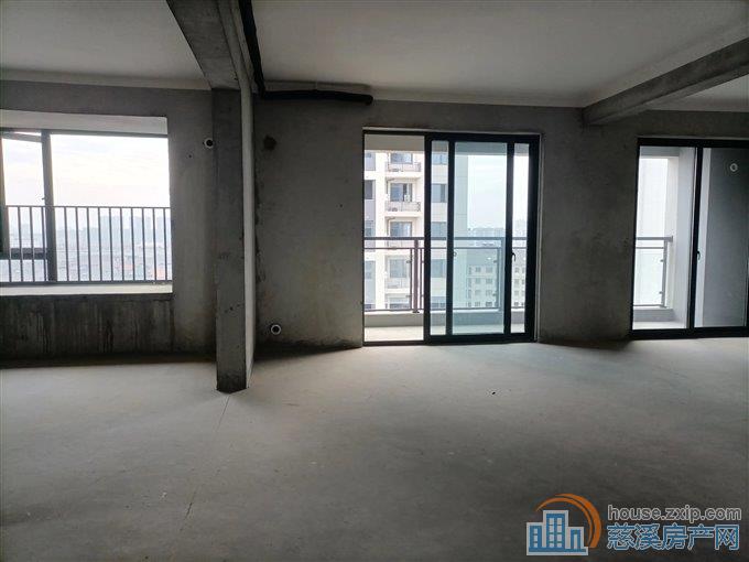 悦翠云庭 毛坯119平方 东边套 包税