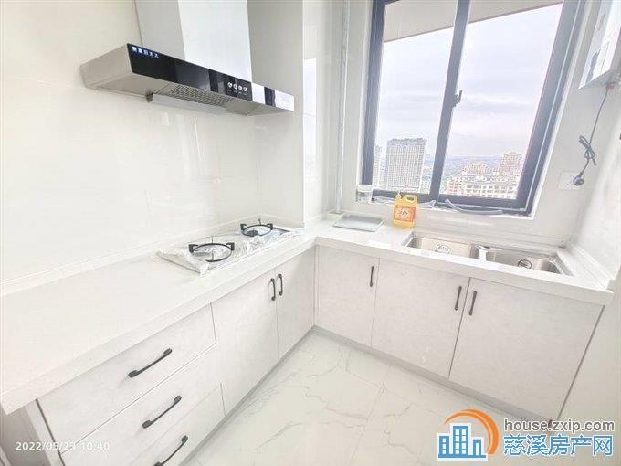 特价青樾府3室2厅2卫一书房2800直接