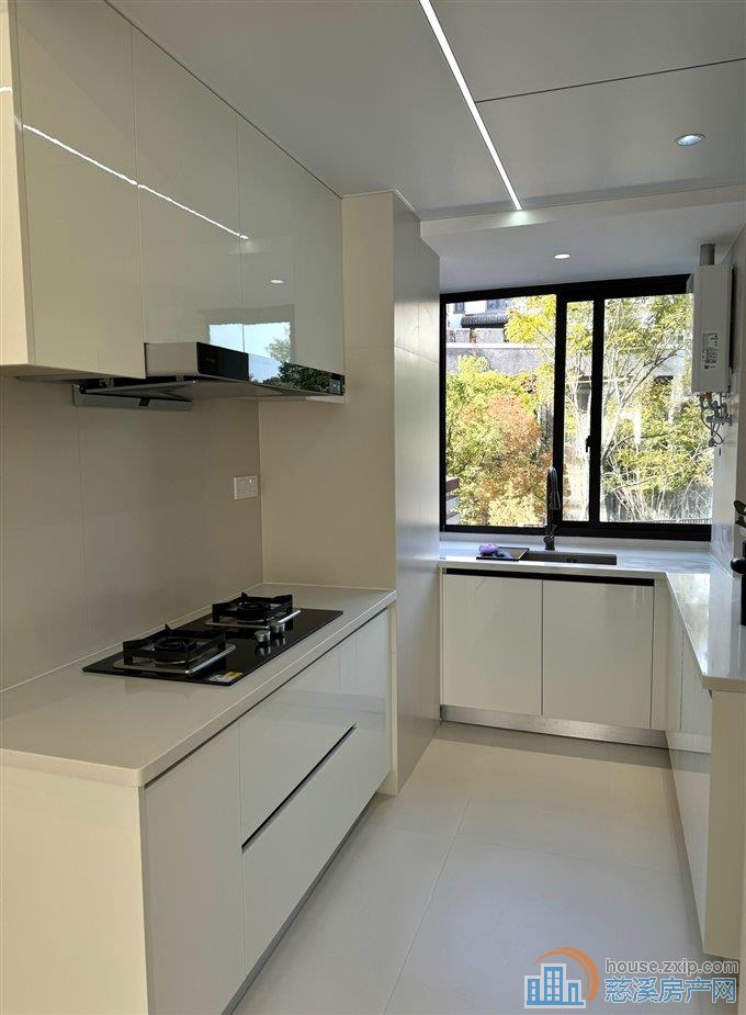 蔚蓝云图电梯洋房3室全新豪华装修直接钥匙