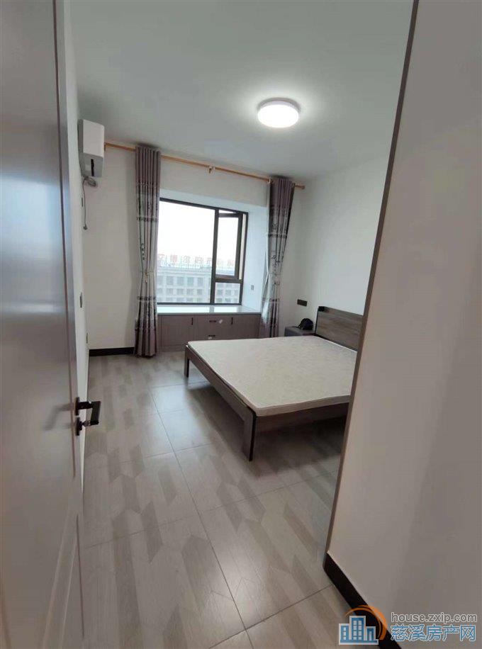 出租悦华府108平3200每月