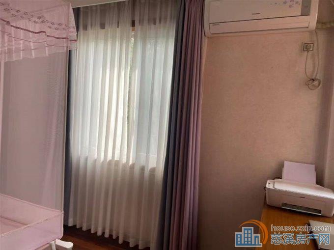 景和家园东区二楼89平架空层一间