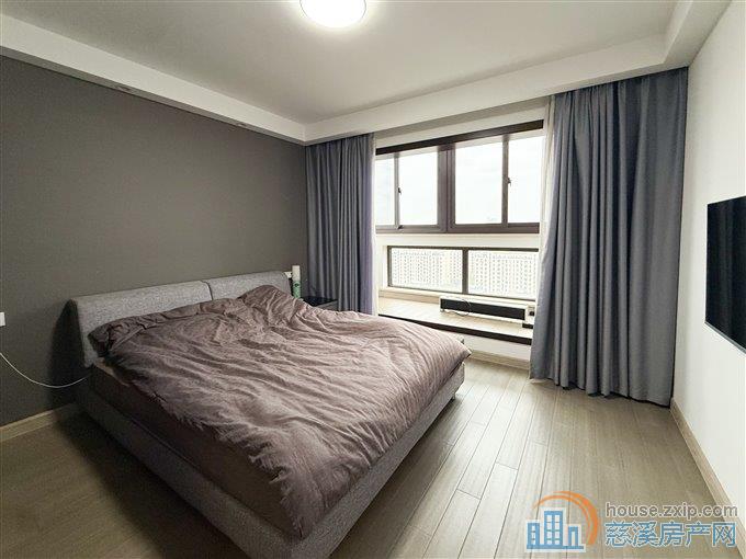 金仕华庭 精装自住房,保养好,带阳光房