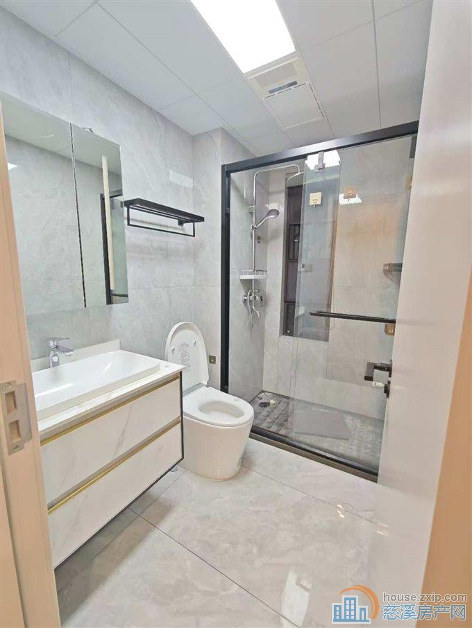 誉林府三室两厅两卫精装修直接房源钥匙在