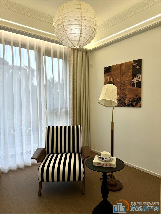 蔚蓝云图电梯洋房3室全新豪华装修直接钥匙