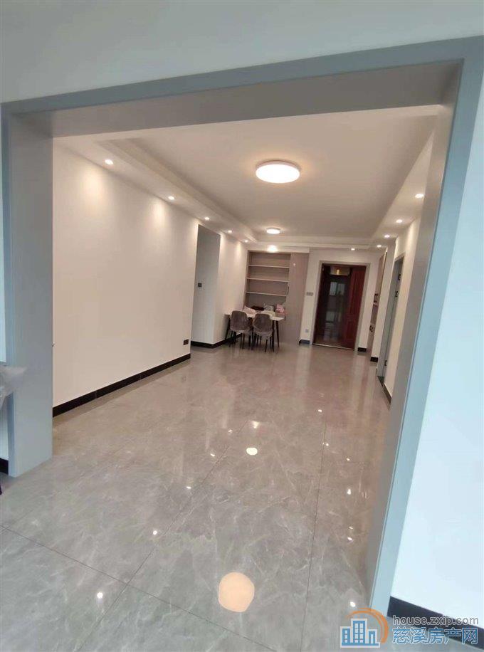 出租悦华府108平3200每月