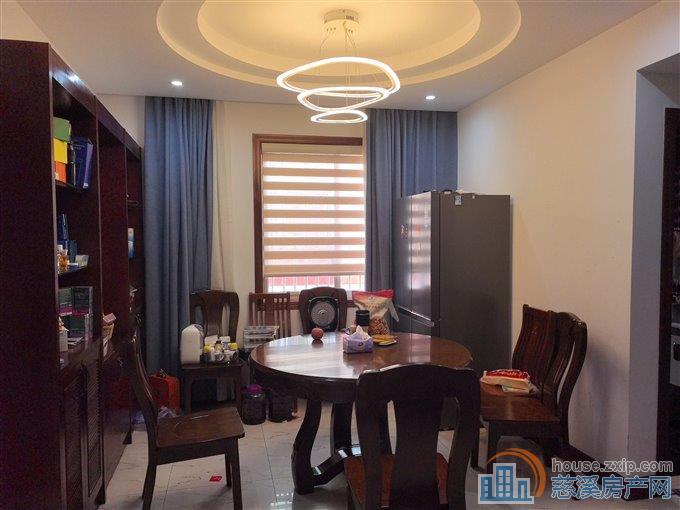 名都公寓 精装保养好 送车库 大露台