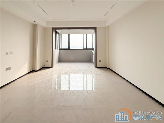 尚德家园89平83.8万送车位全新精装修