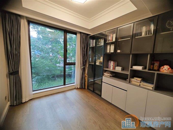 中海湖心半岛花苑1期 洋房 精装 有车位