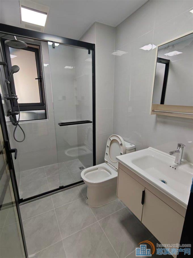 紫阙台3室精装修带车位直接房源钥匙在