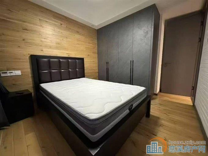 保利俯院江南126平15楼豪169.8万