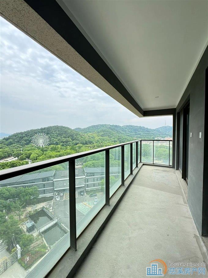 捡漏 江滨之城黄金楼层，视野开阔风景阳台