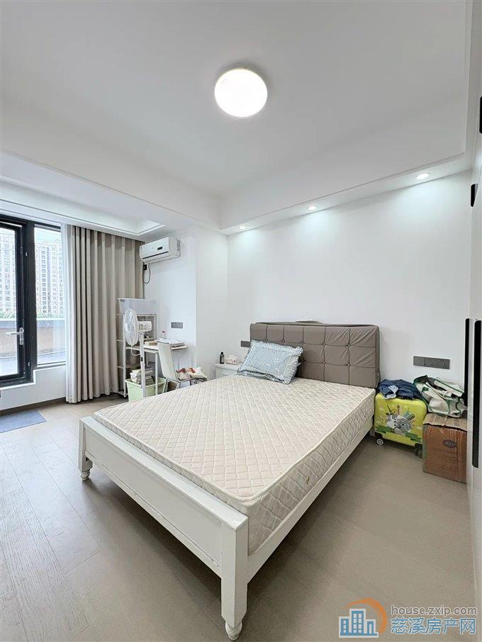 界牌新村142平 168万 全新现代精装