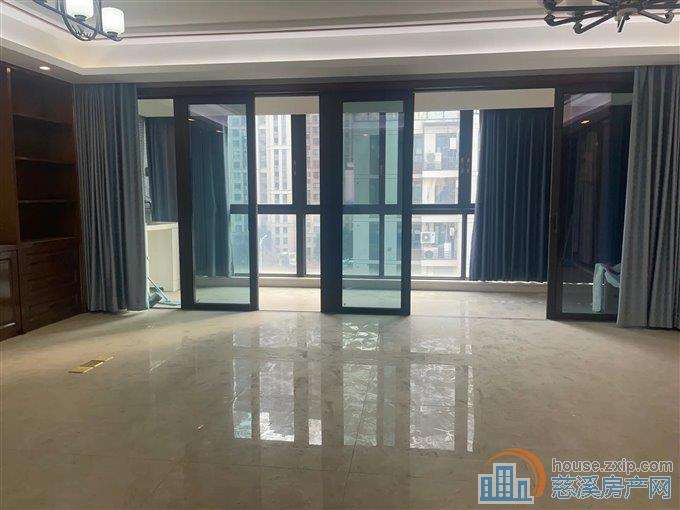 保利俯院江南 精装修 凤凰楼层 位置好