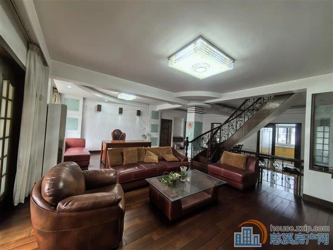 闻涛苑215平145万送车库5复6