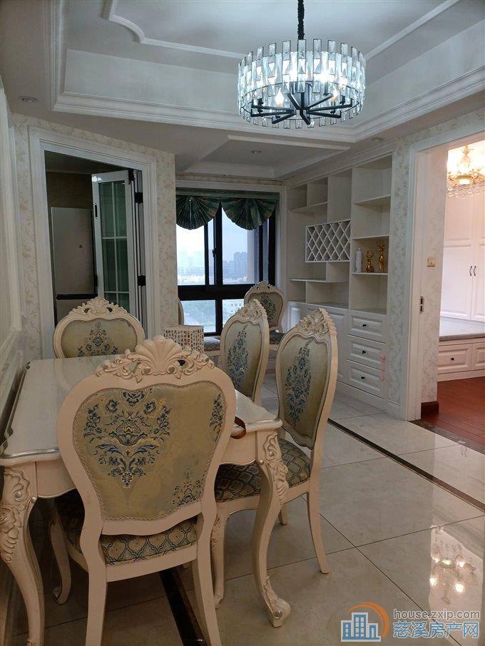 金仕华庭 精装124平方199万无在读