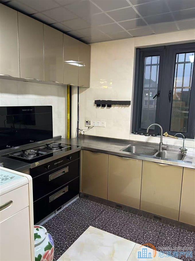 柏顿家园140平米精装3室2厅2卫