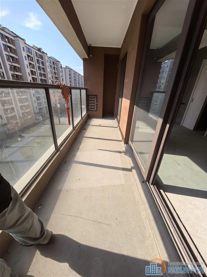 急卖蔚蓝云图 中上楼层115平126万