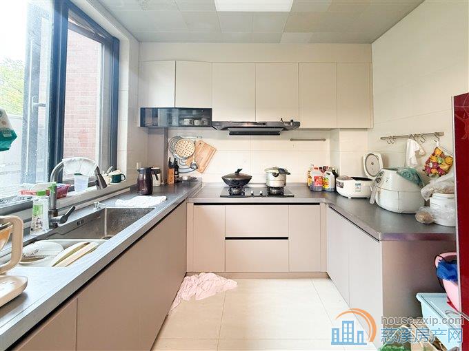 枫华富地花园134平155万洋房送车位