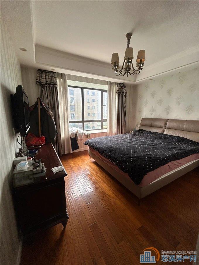 白金湾132平125.8万绿城物业