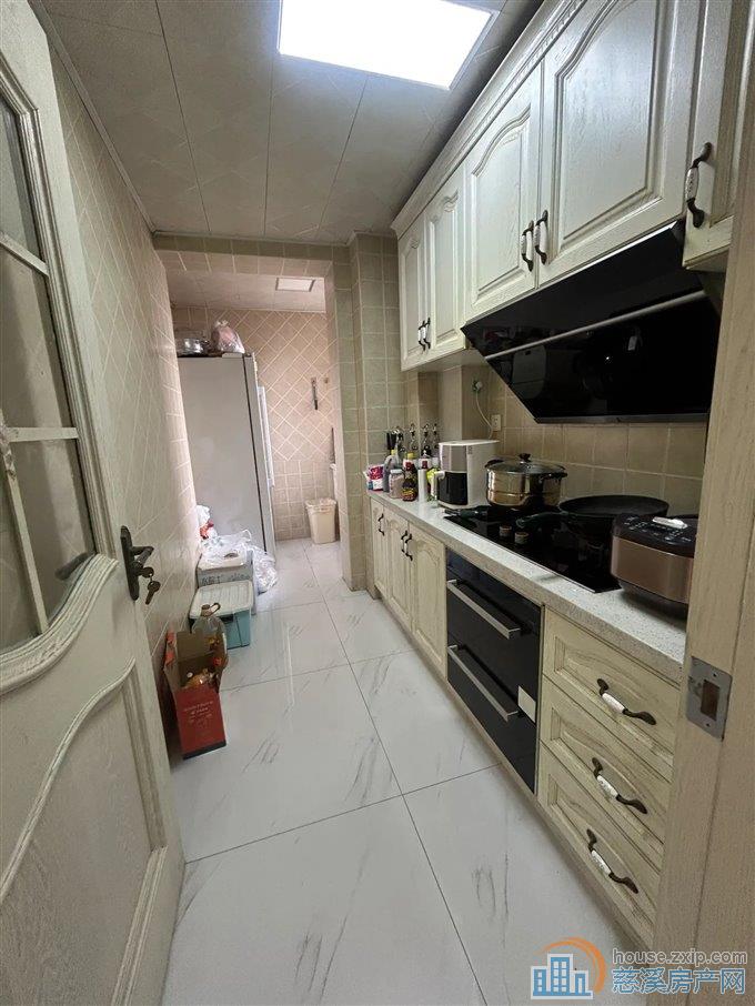 白金湾132平125.8万绿城物业