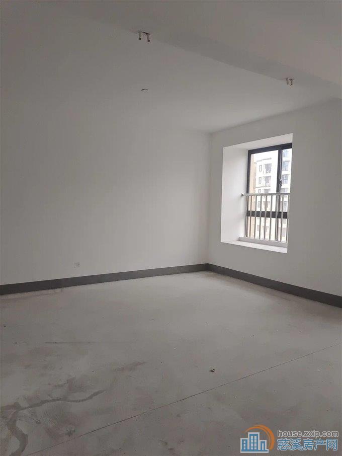 观湖佳苑 毛坯142平方155万带车位