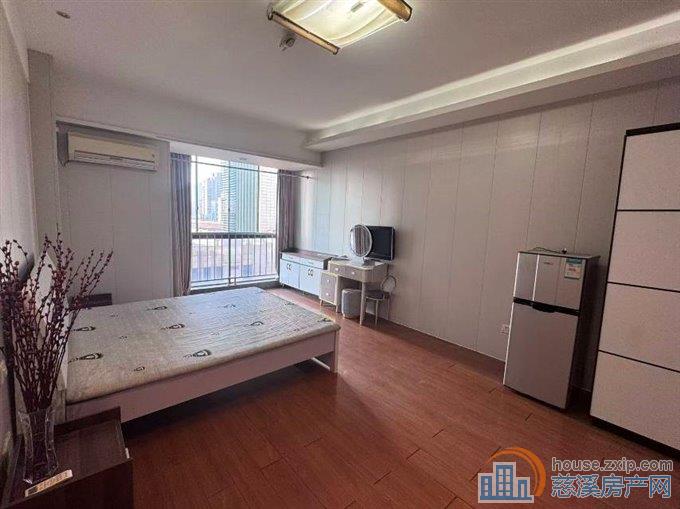 新都汇1400元，钥匙在