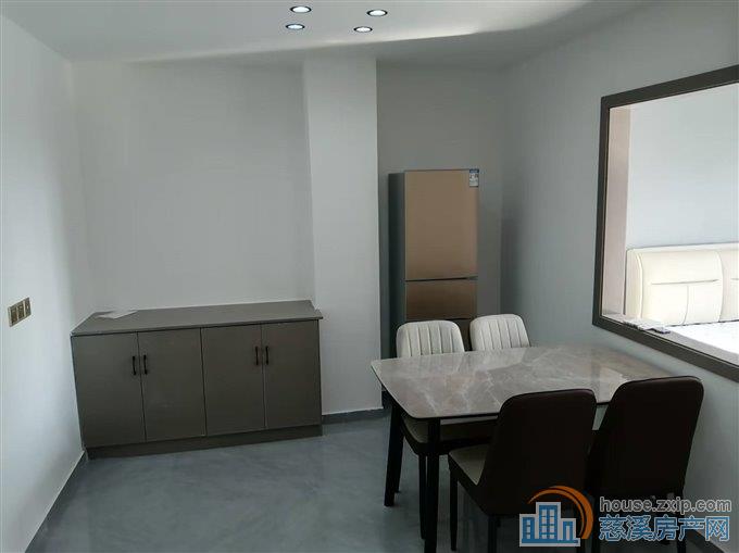 界牌新村  自住装修 2000/月