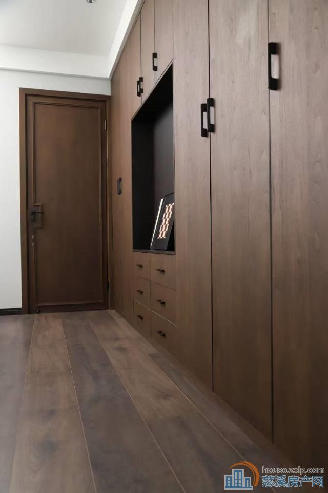 牡丹公寓电梯211.25平车位239万