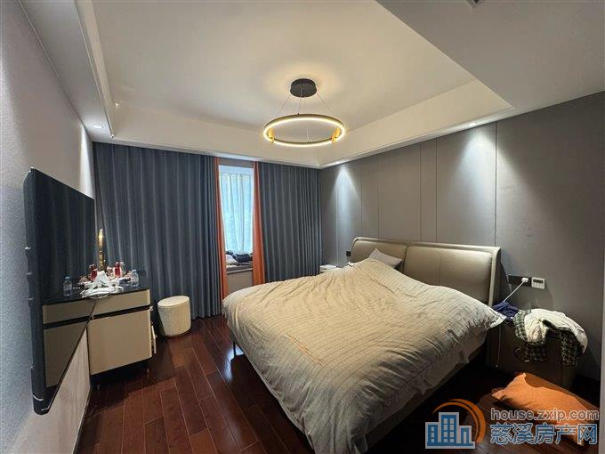 珑玥府143平288万精装修送车位