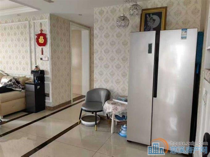 界牌新村145平三室两厅精装162万