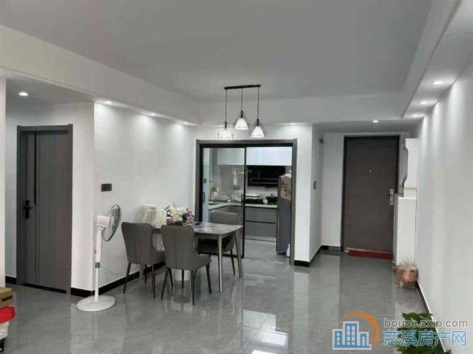 捡漏江滨江岸臻园143平精装150.8万