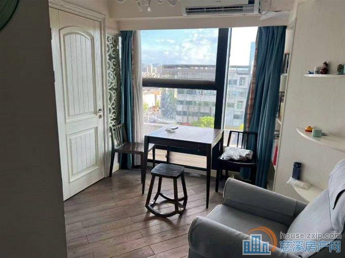 泰悦公寓52平120万无读书