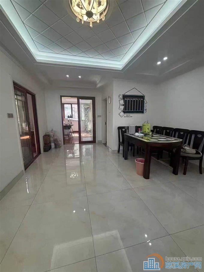 和润公寓132平带39平车库109万