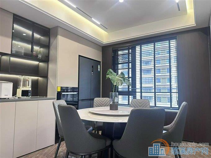 佳洲锦苑143平自住装修50万